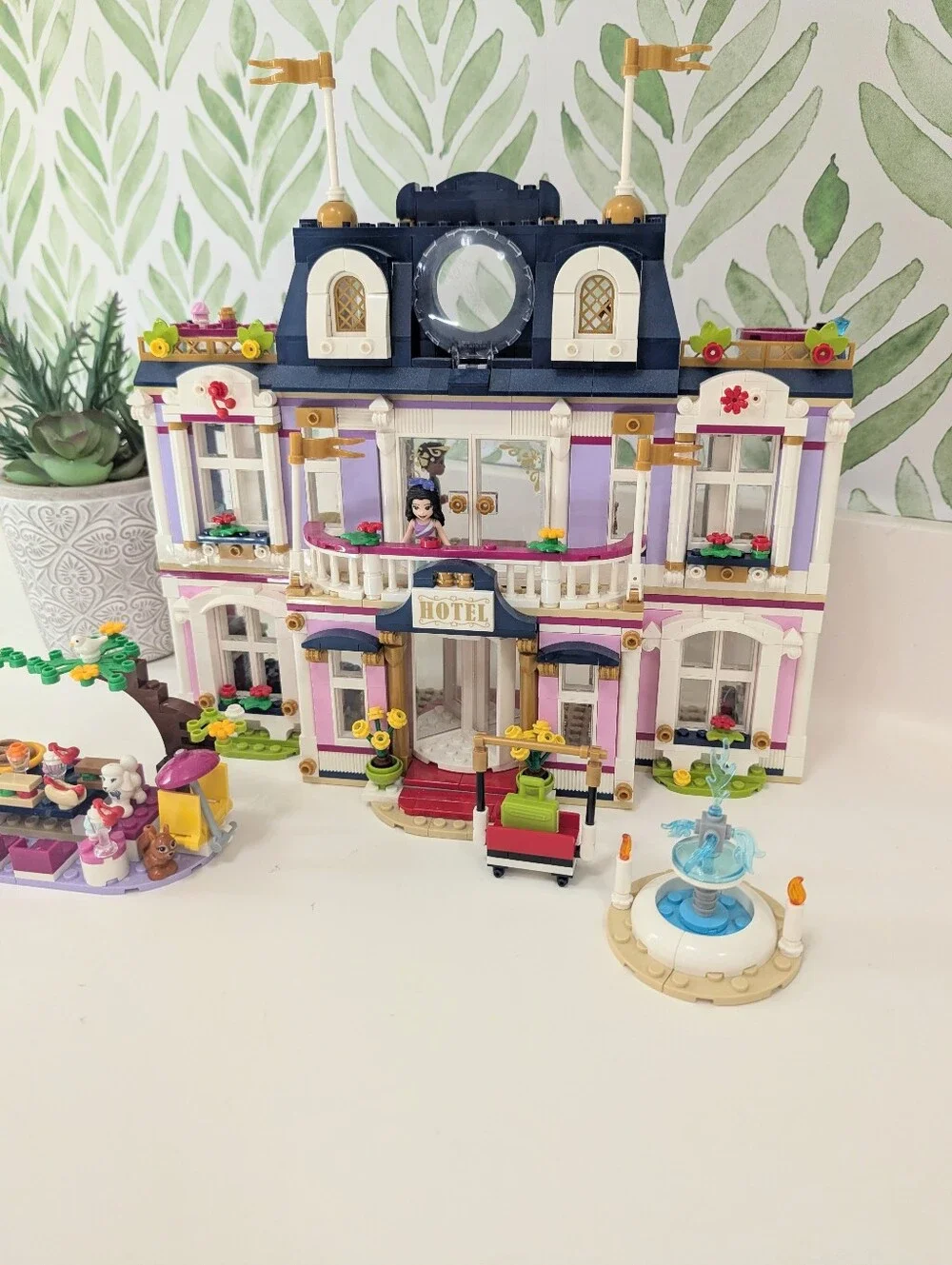 LEGO 41684 FRIENDS: Heartlake City Grand Hotel With Instructions